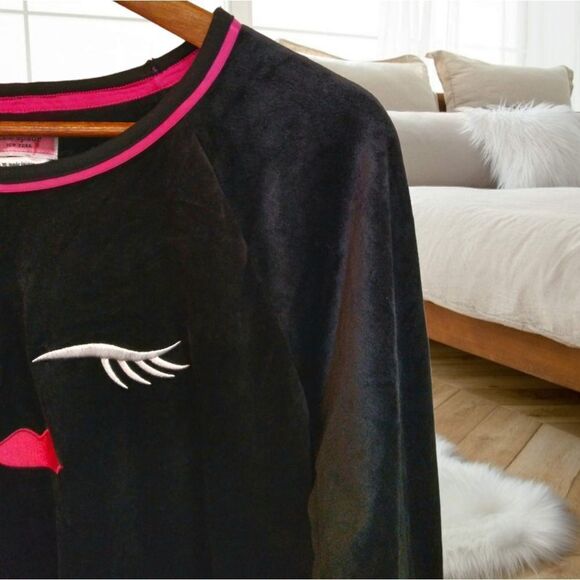 KATE SPADE VELOUR WINKY FACE AND LIPS BLACK VELVET SWEATER SWEATSHIRT LOUNGEWEAR - Picture 11 of 16